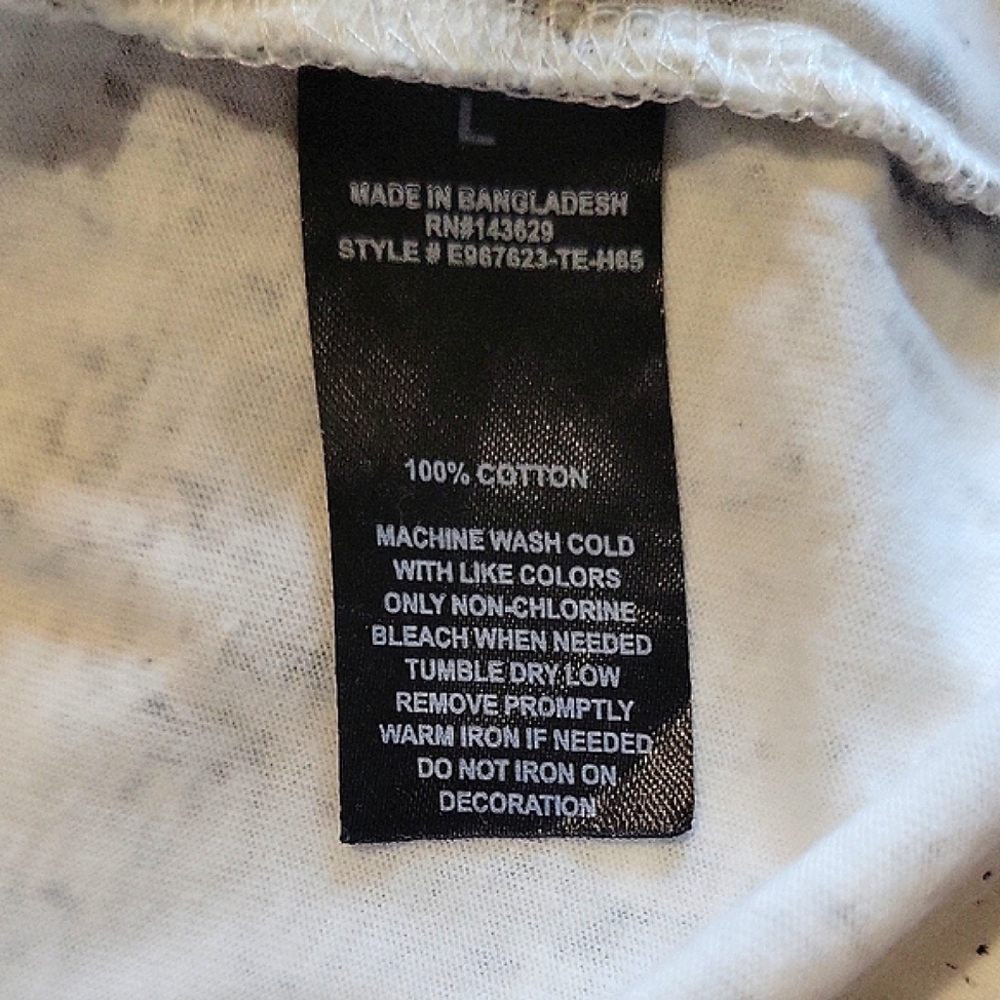 Black and White Distressed Short Sleeve Tee Size L Y2K - Picture 4 of 4